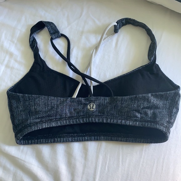 Lululemon sports bra - Picture 2 of 3